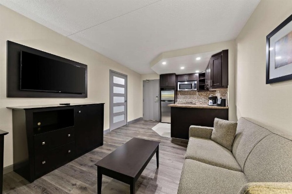 Best Western Plus Toronto North York Hotel & Suites image 23