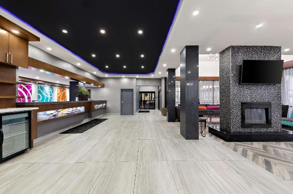 Best Western Plus Toronto North York Hotel & Suites image 5